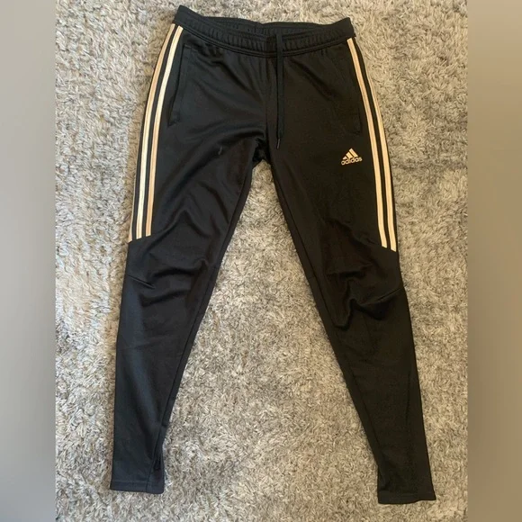 adidas women's sweatpants with zipper pockets